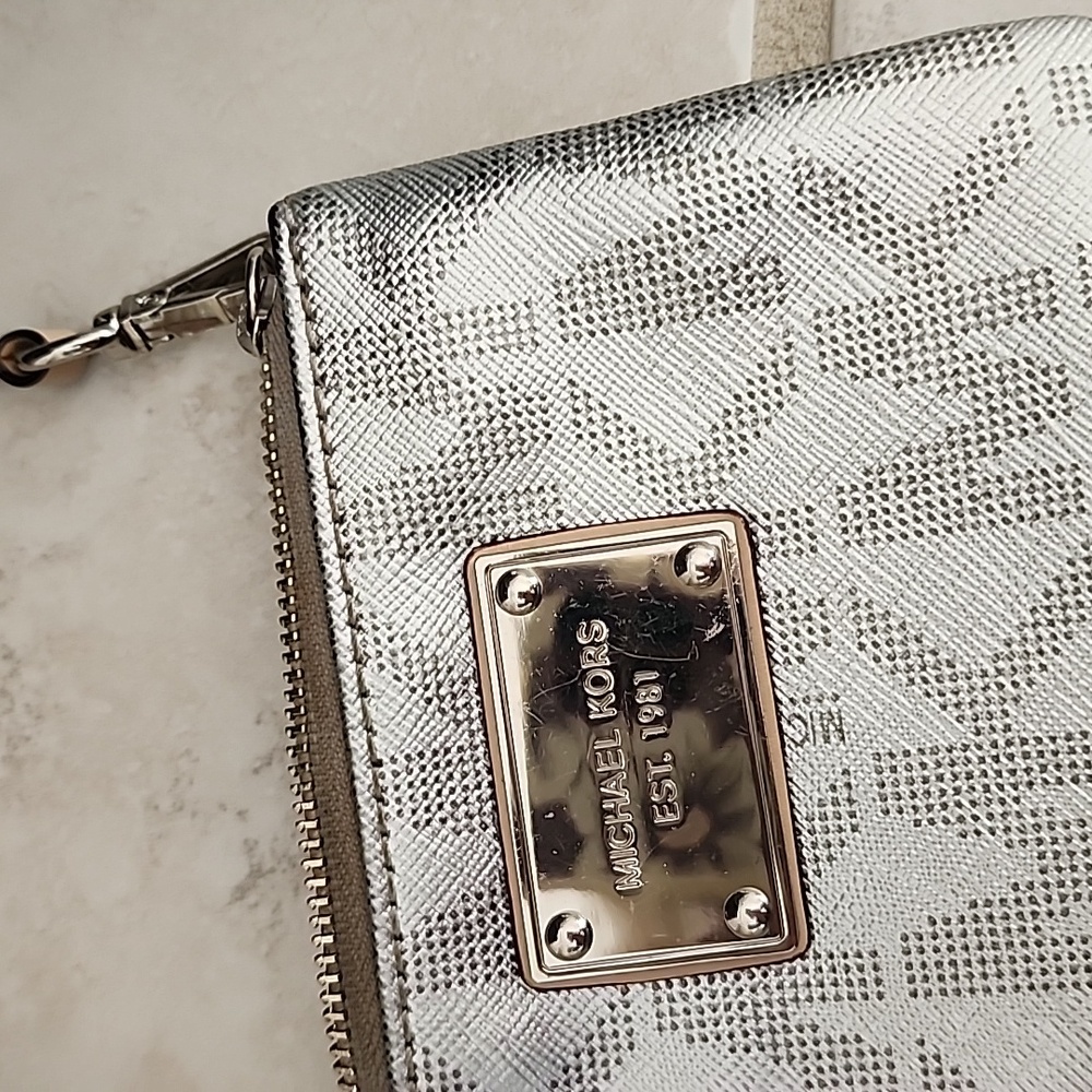 ๐โค๏ธโ๐ฅ MICHAEL KORS JET SET East West Signature SILVER TOTE & WALLET โค๏ธโ๐ฅ๐ - Picture 8 of 17